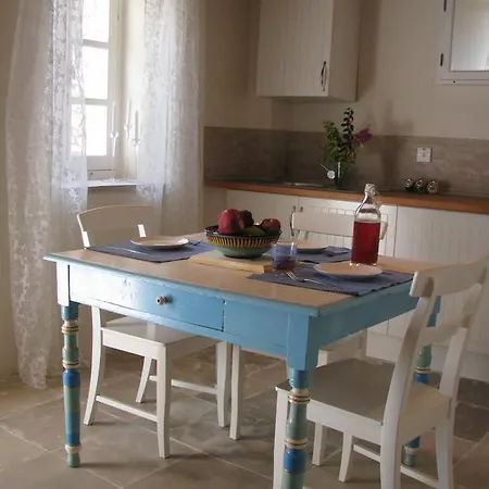 Dolphin Guest House And Studios Tochni Room photo